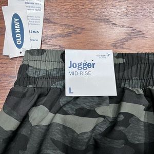 NWT Old Navy Mid Rise Camp Joggers - Large